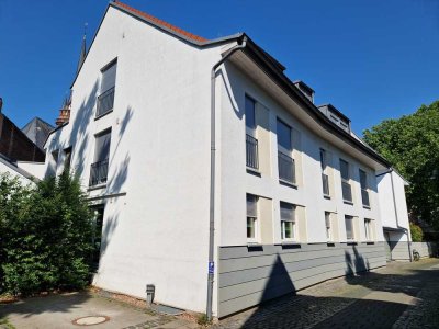 Darmstadt-Martinsviertel: Edle Gartenwohnung in herrlich ruhiger Lage!