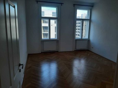 NÄHE U3-ZIPPERERSTRASSE/ WG-EIGNUNG! Unbefristete 65 m2 Altbaumiete, 2 getrennt Zimmer, Einbauküche, Gesamtmiete 990,--