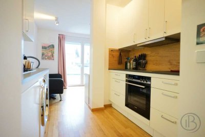 Helle & moderne 1-Zimmer-Wohnung mit Einbauküche in Traunstein – Nähe Klinikum.