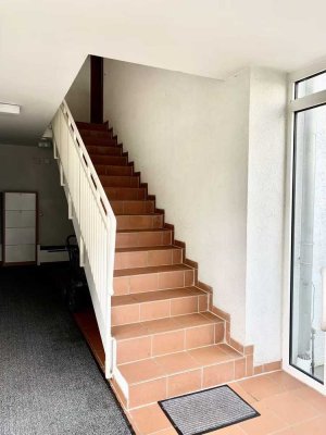 Stilvolle, gepflegte 3-Raum-Wohnung mit EBK in Frankfurt am Main