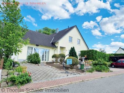 Wunderschönes EFH mit Gewerbeeinheit, Garage, Carport und Garten