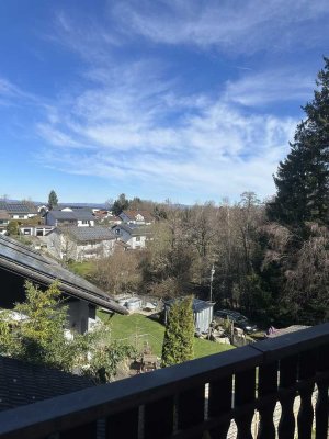 Modernisierte 1-Raum-DG-Wohnung mit Balkon in Ruderting