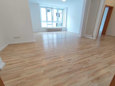 KL - Nähe Stadtpark, 3 ZKB, Moderne EBK, Gäste WC, 2 Balkone, Parkplatz, Abstellraum