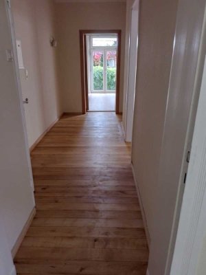 Schöne Altbauwohnung mit Terrasse