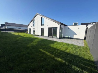 Neubau 2025 - Erstbezug! Modernes und Energieeffzientes Haus in Toplage an der NL Grenze!