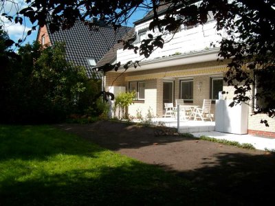 Exklusive 2-Raum-DG-Wohnung mit gehobener Innenausstattung mit Balkon und EBK in Norderstedt