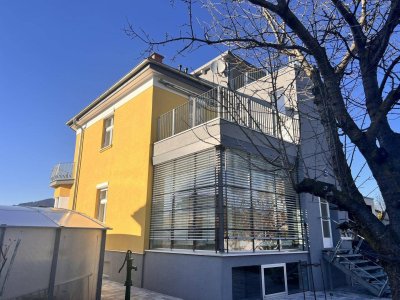 *stilvoll, generalsanierte Villa mit schöner Gartenfläche*