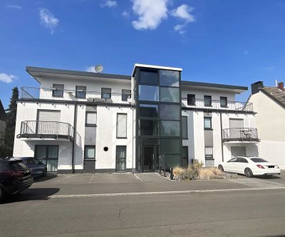 *** ATTRAKTIVES PENTHOUSE MIT BARRIEREFREIEM ZUGANG ZU VERMIETEN! ***