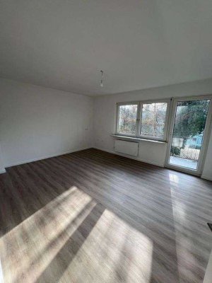 Erstbezug nach Sanierung - Stilvoll wohnen mit Balkon & Charme