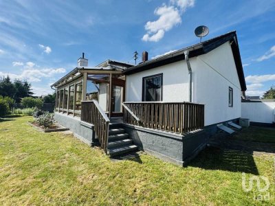 „Raum für Ideen: Einfamilienhaus mit Potenzial und großem Grundstück in Petersdorf“