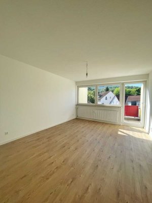 Renovierte 1-Zimmer Wohnung mit sonnigem Balkon!