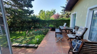 Ferienhaus mit Wintergarten und privatem Seezugang