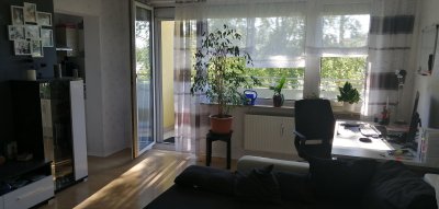 Zentrale möblierte 2,5-Zimmer-Wohnung im Grünen
