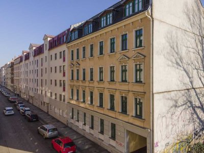 Für Kapitalanleger: 6-Raum-Wohnung mit Denkmalschutz in Parknähe, in Gründerzeitgebäude, Leipzig-Ost