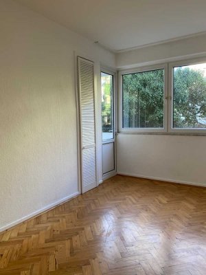 Erdgeschosswohnung mit Balkon und Echtholzparkett zu vermieten!