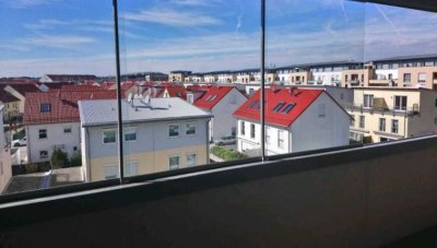 Exklusive 2-Raum-Wohnung mit gehobener Innenausstattung mit Balkon und EBK in Markt Schwaben