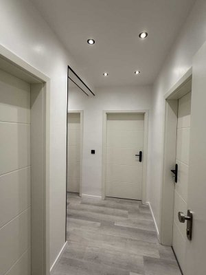 Erstbezug nach Kernsanierung: Leerstehende, luxuriöse 3-Zimmer-Wohnung in Bottrop – provisionsfrei