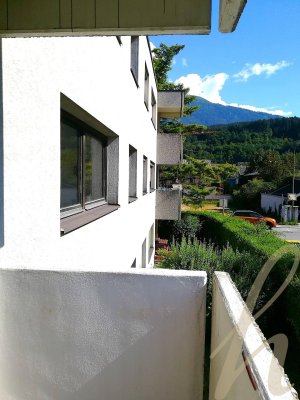 Wohnen in AMRAS - sanierte WG-taugliche 4-Zimmer-Wohnung mit Westbalkon