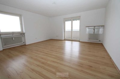Traumhafter Blick über Regensburg!  2 ZKB-Wohnung mit großzügigem Balkon!