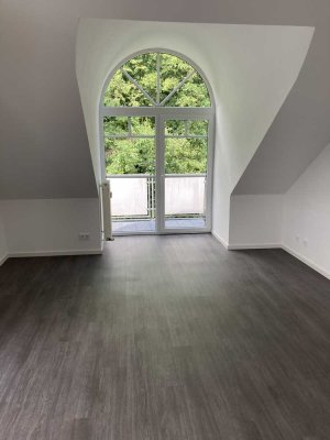Helle, renovierte 1-Zimmer Dachgeschosswohnung in Passau Haidenhof Süd
