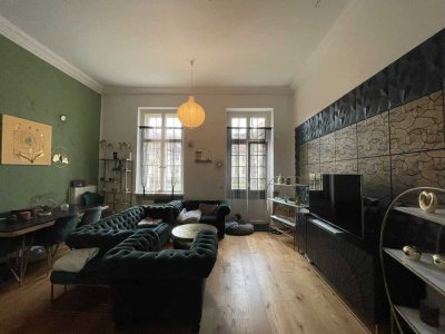 Schöne 2,5-ZKB-Wohnung mit Balkon und Pkw-Stellplatz