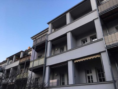 **Sonnige 3 Zimmer-Wohnung im Zentrum-Nord mit Loggia u.v.m.**