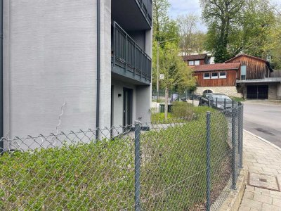 Exklusive 5-Zimmer-Wohnung mit drei Terrassen und hochwertiger Einbauküche in Regensburg