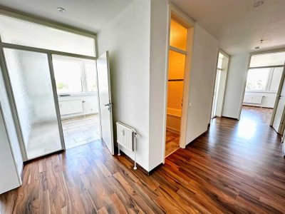 Neuwertige 3-Zimmer Wohnung mit Loggia *Aufzug*