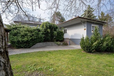 ++ Netter Bungalow auf Eckgrundstück in schöner Siedlungslage ++