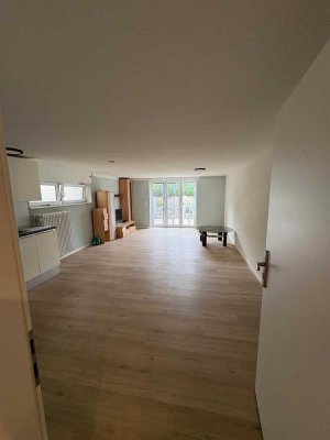 Helle 1 Zimmer Wohnung mit Terrasse