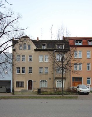 Sanierungsobjekt bereits mit neuem Dach