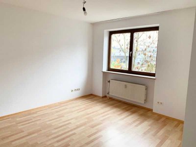 Schöne 1-Zimmer Wohnung mit Pantry Küche in Regensburg