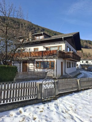 Renovierungsbedürftiges Einfamilienhaus mit Garten und 200 m² Wohnfläche in Mühlbachl