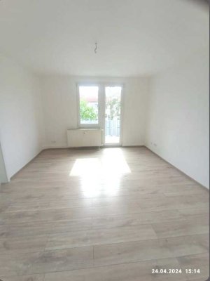 Bitterfeld-Wolfen - Gepflegte 4 ZKB Wohnung WE27