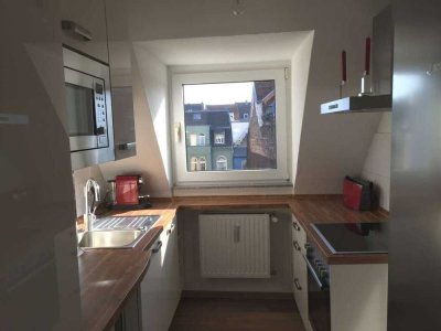 Köln-Nippe - Dachgeschosswohnung - 3,5 Zimmer, 2014 vollständig saniert,wird teilmöbliert vermietet.