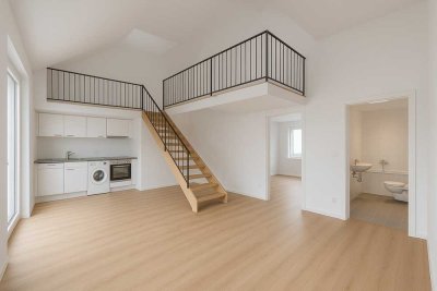 Erstbezug nach Sanierung mit Balkon und Einbauküche: Freundliche 2,5-Zimmer-Maisonette-Wohnung