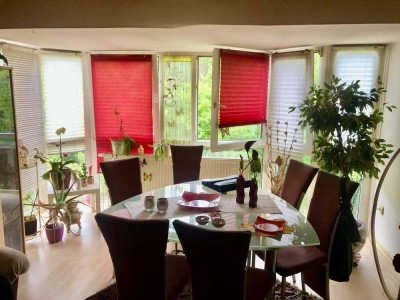 Gut vermietete 2-Zimmer-Wohnung mit Wintergarten in Nittendorf