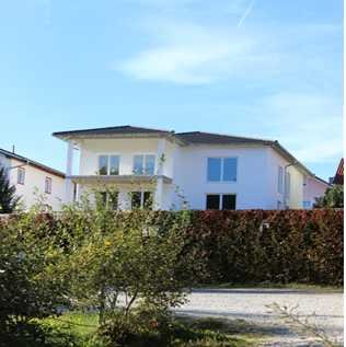 Großzügige 4-Zimmer-Wohnung mit überdachter Terrasse und Einbauküche in Passau