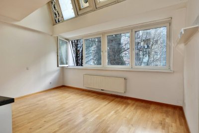 Garconnière Top 14 I Amraser Straße NUR MAIL ANFRAGEN mit ausgefüllten Interessentenformular werden beantwortet siehe Fotos