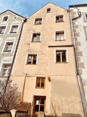 Historisches Mehrfamilienhaus in einzigartiger Lage zwischen Donau und Inn – mit Ausbaupotenzial