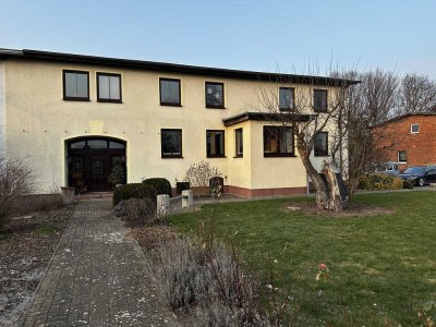 Einfamilienhaus mit tollem Grundstück und 2 zwei Einliegerwohnungen