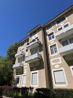 Wunderschöne Altbau Wohnung mit 3 Balkonen (Süd und Südwest) in Bad Reichenhall