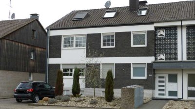 Helle 3,5-Zimmer-Wohnung im 3-Familien-Haus