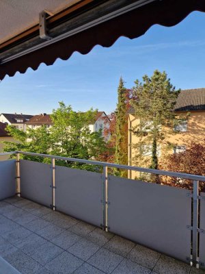 Neu renovierte helle 2-Raum-WHG mit Balkon s/w u. TG in Feucht