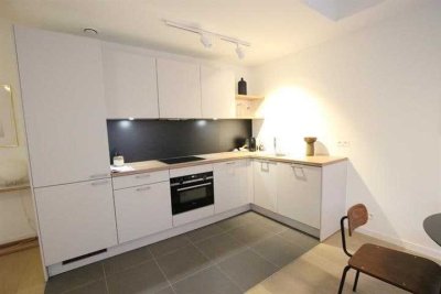 Stilvolle, vollständig renovierte 1,5-Raum-Wohnung mit Balkon und Einbauküche in Weinheim