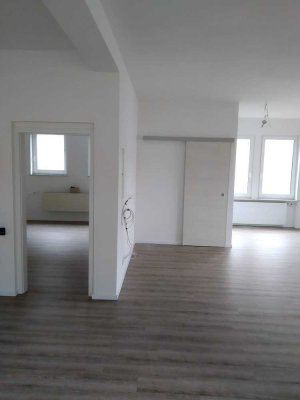 3-Zimmer-Wohnung (94 qm) mit separatem Eingang. WIE NEU Bj. 2023