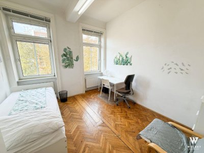 Sonnige, stilvolle 5-Zimmer-Altbauwohnung im sanierten Gründerzeithaus – ideal für WGs oder Familien