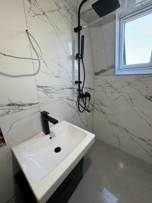 Erstbezug mit moder Küche : Luxuriöse 3-Zimmer-Wohnung mit gehobener Innenausstattung in Baden-Baden