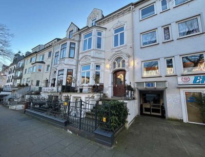 Provisionsfrei - Weitblick im Wachmannstraßenquartier - Altbaumaisonette mit Terrasse und Loggia