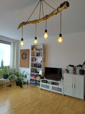 schöne und zentrale 2-Zimmer-Wohnung (möbiliert) zur Zwischenmiete in Bremen